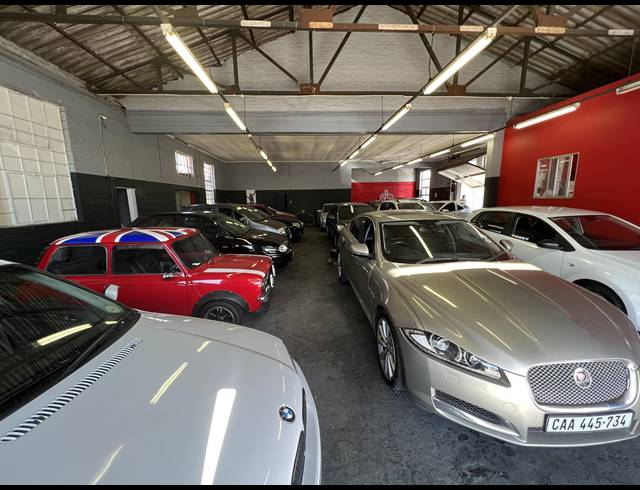 921M² SHOWROOM FOR SALE IN PAROW CENTRAL